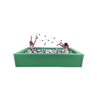 Basen z piłeczkami